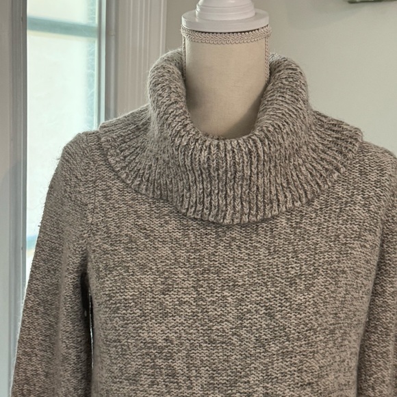 LOFT Cowl Neck Patch Pocket Tunic Sweater | Gray & White | Size XS - Picture 4 of 9
